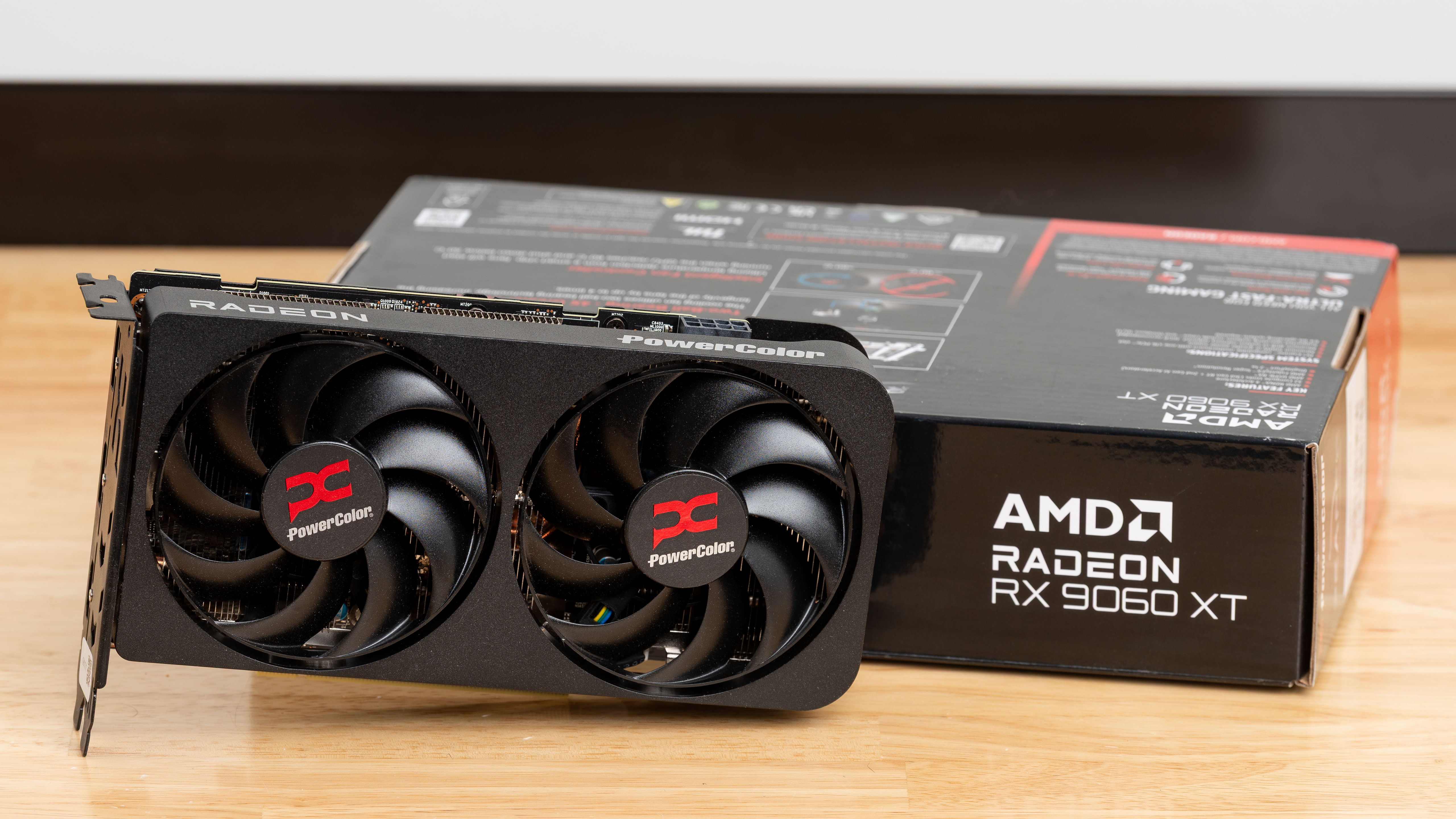 Видеокарта Radeon RX 9060 XT 16GB